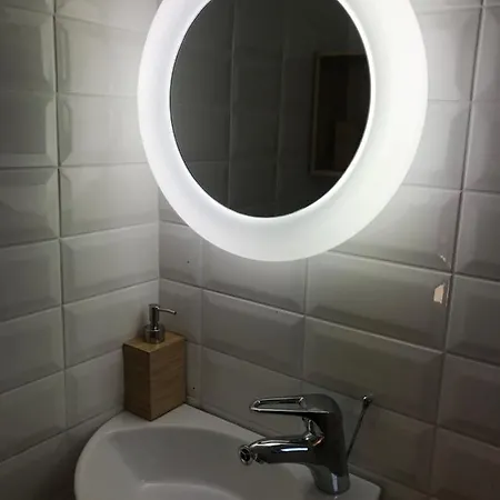 Irini's Attic 尼亚伊拉克利亚